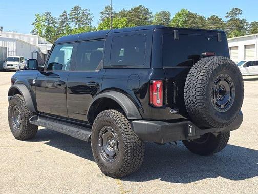 Shadow Black 2025 Ford Bronco Outer Banks