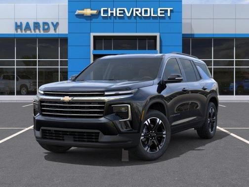 Mosaic Black Metallic 2027 Chevrolet Traverse LT