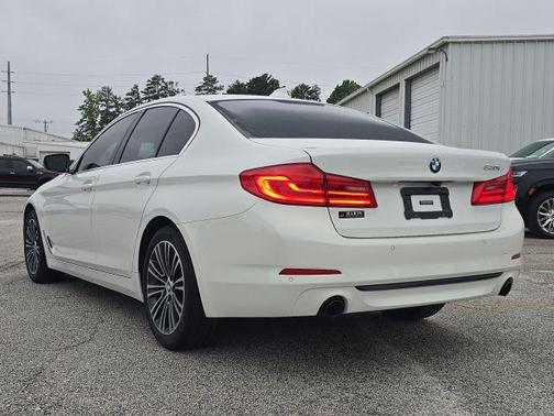 Alpine White 2019 BMW 530 i