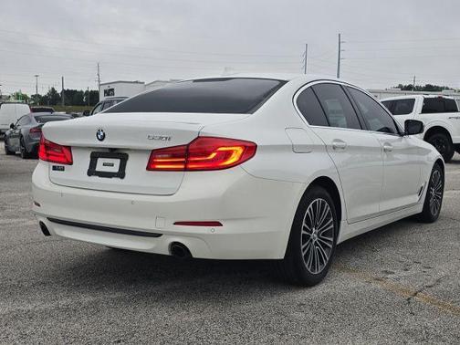 Alpine White 2019 BMW 530 i