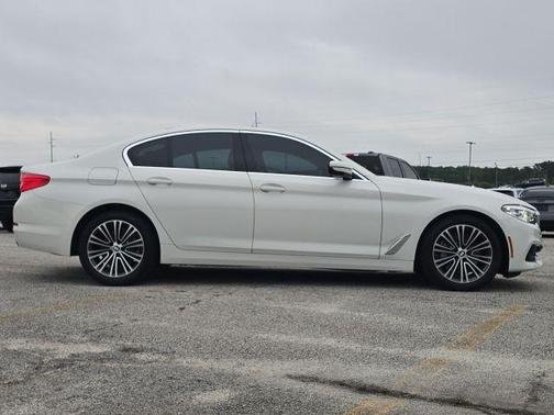 Alpine White 2019 BMW 530 i