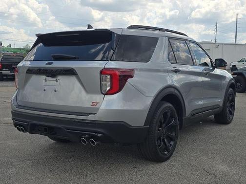Silver Metallic 2024 Ford Explorer ST