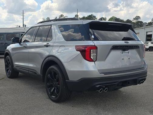 Silver Metallic 2024 Ford Explorer ST