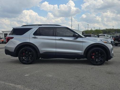 Silver Metallic 2024 Ford Explorer ST