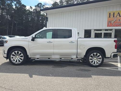 Iridescent Pearl Tricoat 2020 Chevrolet Silverado 1500 High Country