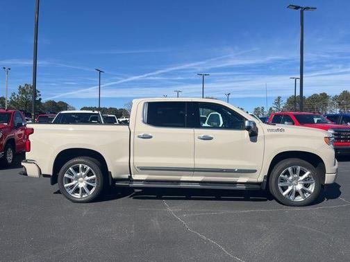 White Sand 2026 Chevrolet Silverado 1500 High Country