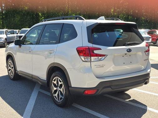 Crystal White Pearl 2023 Subaru Forester Premium