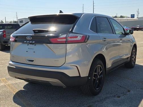 Silver Metallic 2024 Ford Edge SEL