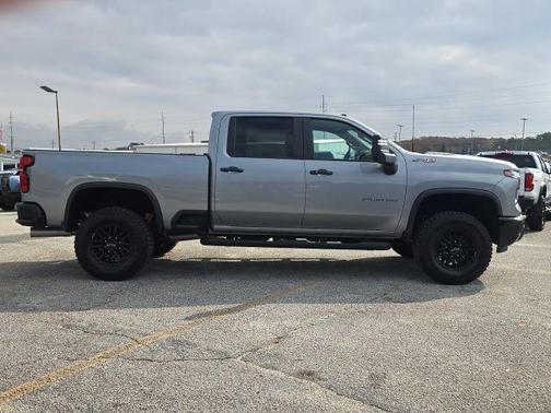 Sterling Gray Metallic 2025 Chevrolet Silverado 2500 ZR2