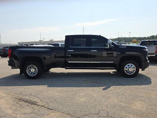 Black 2024 Chevrolet Silverado 3500 High Country