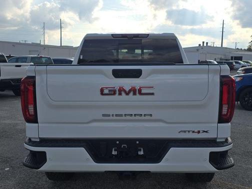 Summit White 2022 GMC Sierra 1500 AT4X