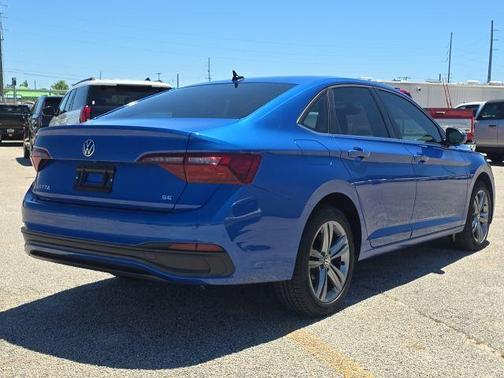 Rising Blue Metallic 2023 Volkswagen Jetta 1.5T SE