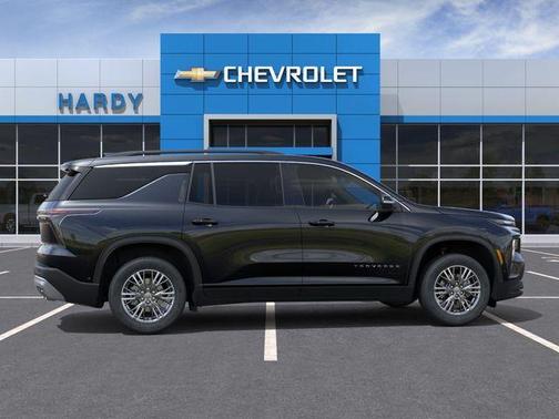 Mosaic Black Metallic 2026 Chevrolet Traverse LT