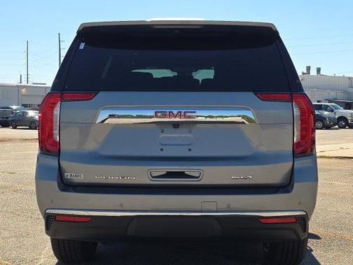 Sterling 2023 GMC Yukon SLT