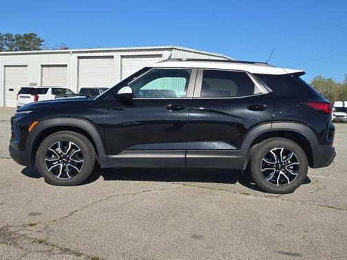 Mosaic Black Metallic 2024 Chevrolet Trailblazer ACTIV