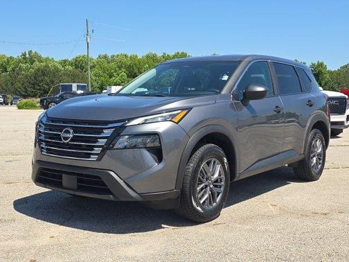 Gun Metallic 2024 Nissan Rogue S
