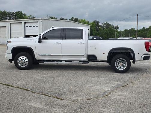 Iridescent Pearl Tricoat 2025 Chevrolet Silverado 3500 High Country