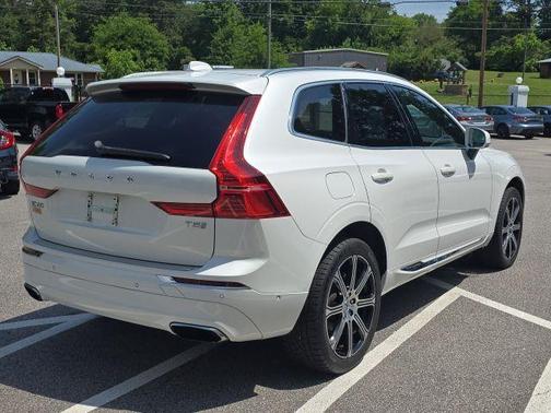 Crystal White Pearl 2019 Volvo XC60 T5 Inscription
