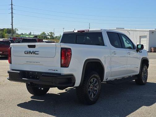 Summit White 2025 GMC Sierra 1500 AT4X