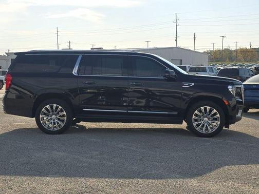 Onyx Black 2023 GMC Yukon XL Denali