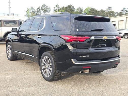 Mosaic Black Metallic 2022 Chevrolet Traverse Premier
