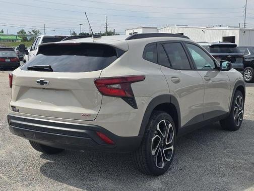 White Sand 2026 Chevrolet Trax 2RS