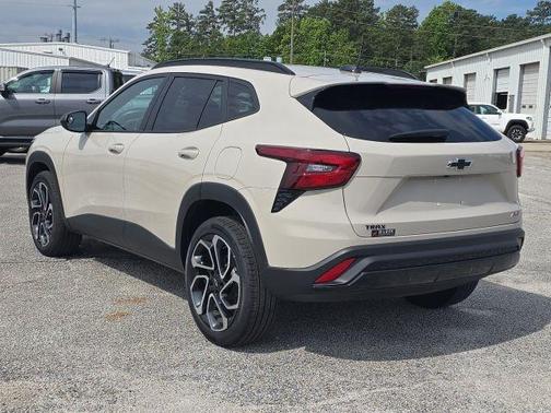 White Sand 2026 Chevrolet Trax 2RS