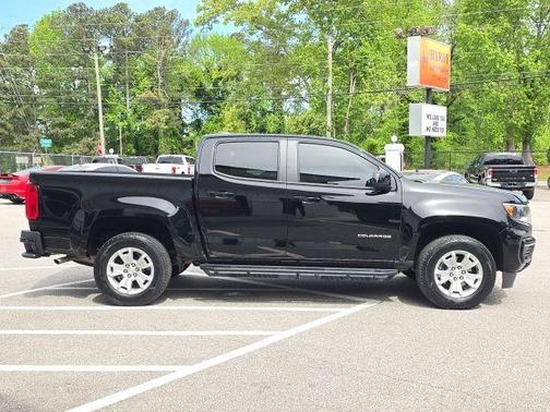 Black 2022 Chevrolet Colorado LT