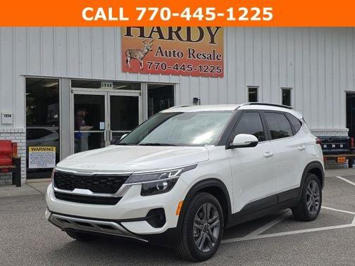 Snow White Pearl 2023 Kia Seltos S