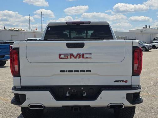 Summit White 2022 GMC Sierra 1500 AT4