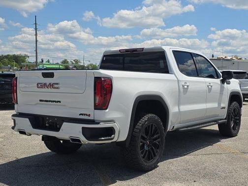 Summit White 2022 GMC Sierra 1500 AT4