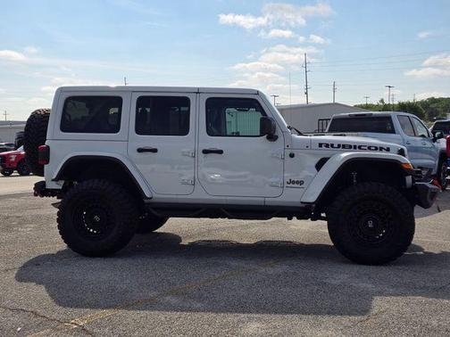Bright White Clearcoat 2023 Jeep Wrangler Rubicon