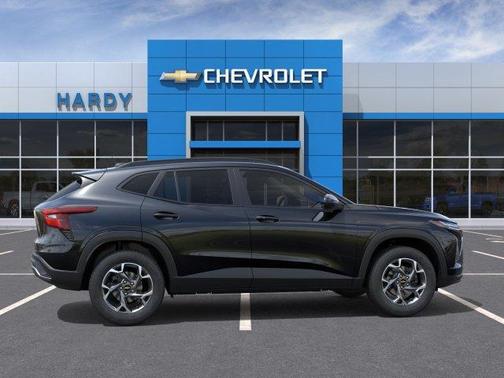 Mosaic Black Metallic 2026 Chevrolet Trax LT
