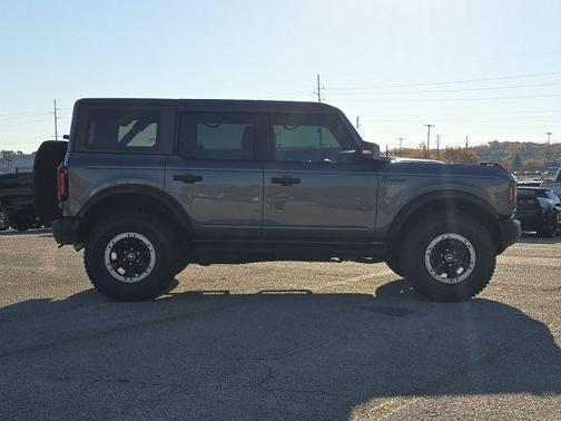 Carbonized Gray Metallic 2023 Ford Bronco Badlands