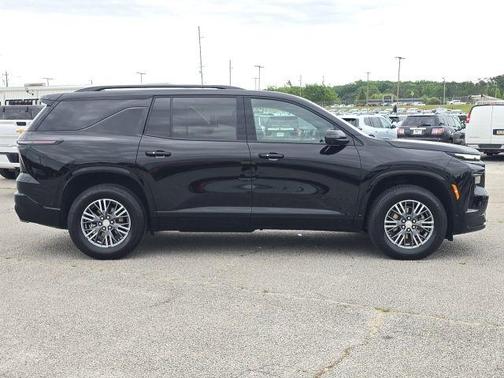 Mosaic Black Metallic 2025 Chevrolet Traverse RS