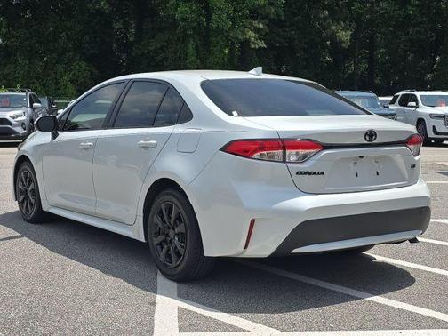 Pearl 2022 Toyota Corolla LE