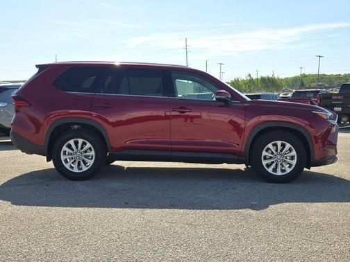 Pearl 2025 Toyota Grand Highlander XLE