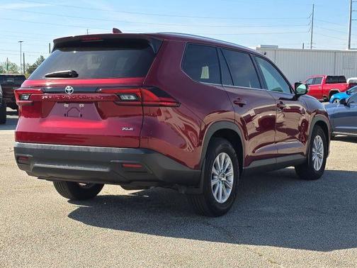 Pearl 2025 Toyota Grand Highlander XLE