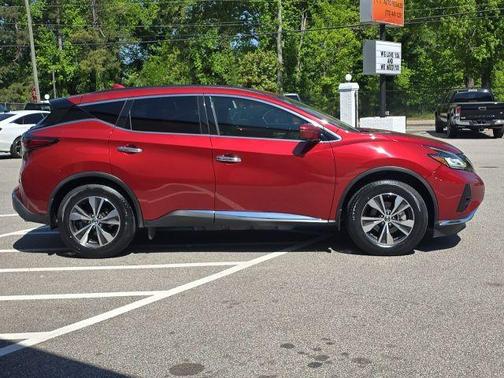Red 2020 Nissan Murano SV