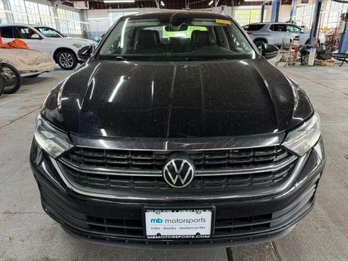 Deep Black Pearl Effect 2023 Volkswagen Jetta 1.5T SE