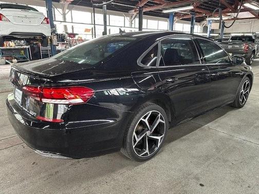 2020 Volkswagen Passat 2.0T R-Line