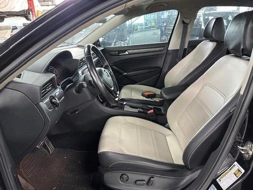 2020 Volkswagen Passat 2.0T R-Line