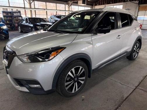 2020 Nissan Kicks SR