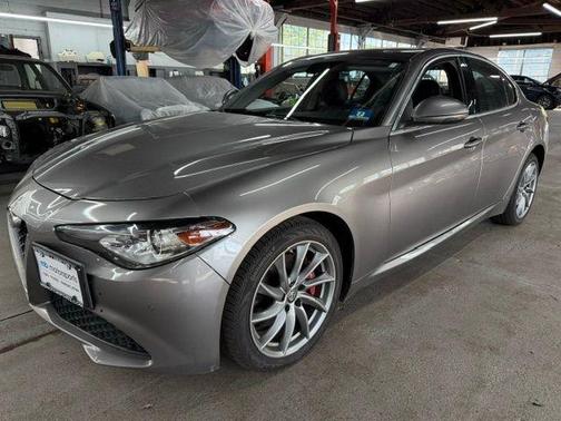 Stromboli Gray Metallic 2018 Alfa Romeo Giulia Base