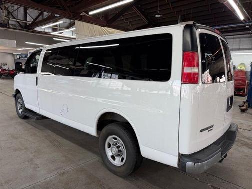 Summit White 2016 Chevrolet Express 3500 LT