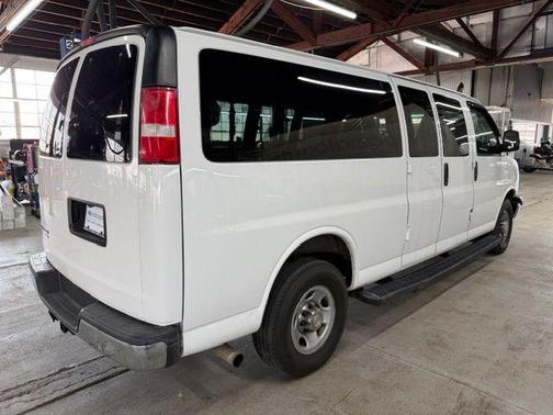 Summit White 2016 Chevrolet Express 3500 LT