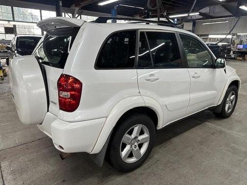 2005 Toyota RAV4 Base