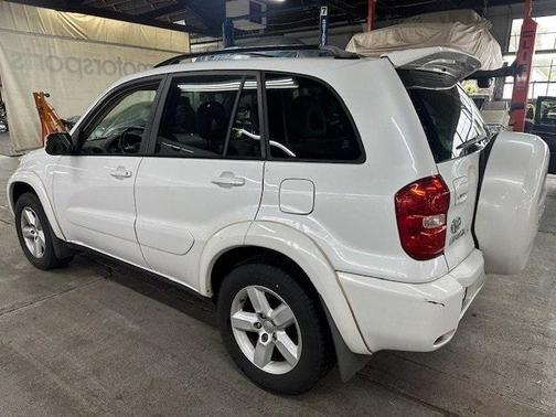 2005 Toyota RAV4 Base