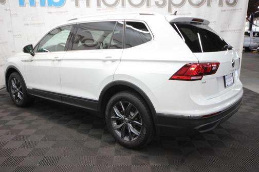 Opal White Pearl Effect 2023 Volkswagen Tiguan 2.0T SE