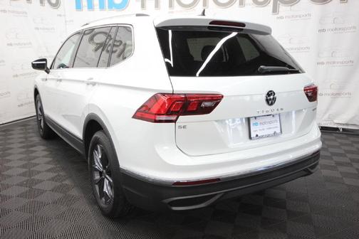 Opal White Pearl Effect 2023 Volkswagen Tiguan 2.0T SE